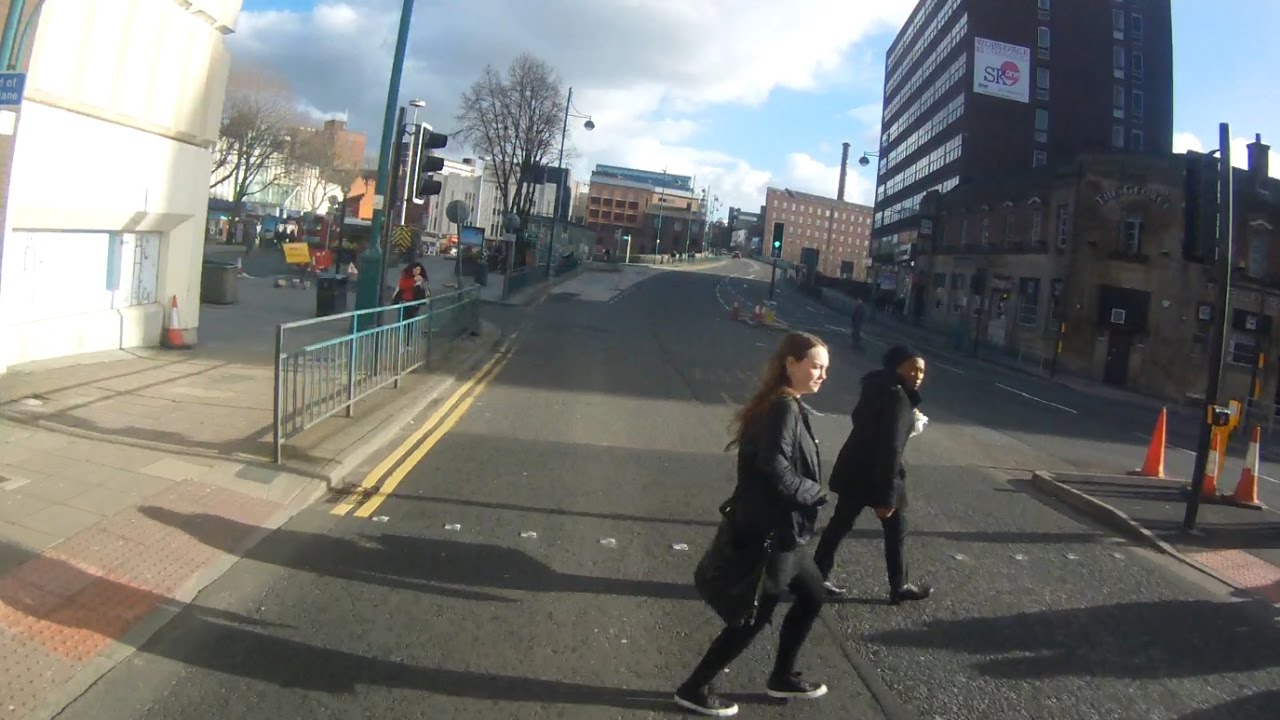 Pedestrians jumping the lights 060317 - YouTube