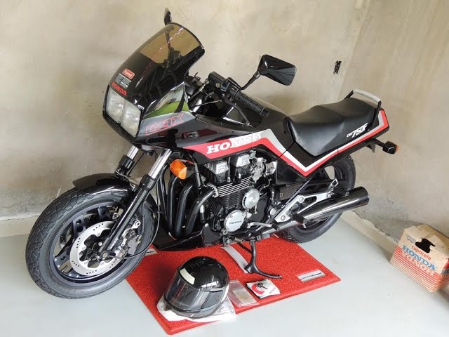 História CBX 750 (7 Galo). A maior vedete dos anos 80 e 90, a moto