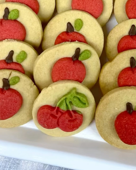 How to use a plunger cutter to make cherry cookies youtube