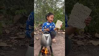 Survival Skills: Single mom show SMART ideas and USEFUL with noodles in🌳🍜🤤😱 forest#camping#bushcraft