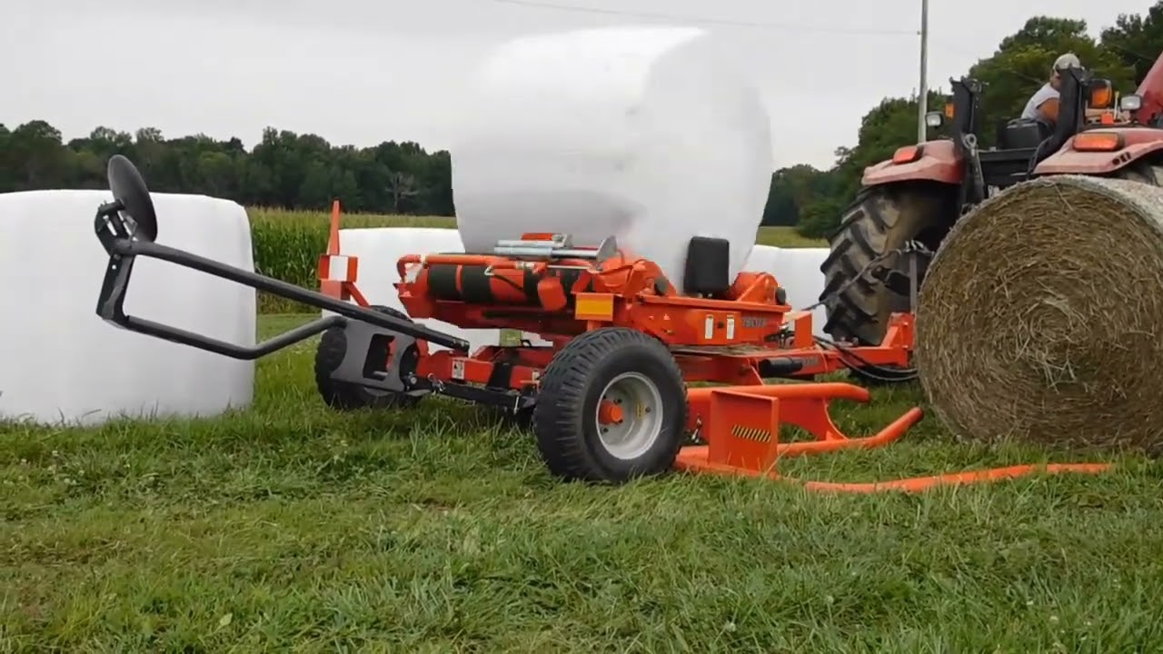 Kubota WR1400 Individual Bale Wrapper