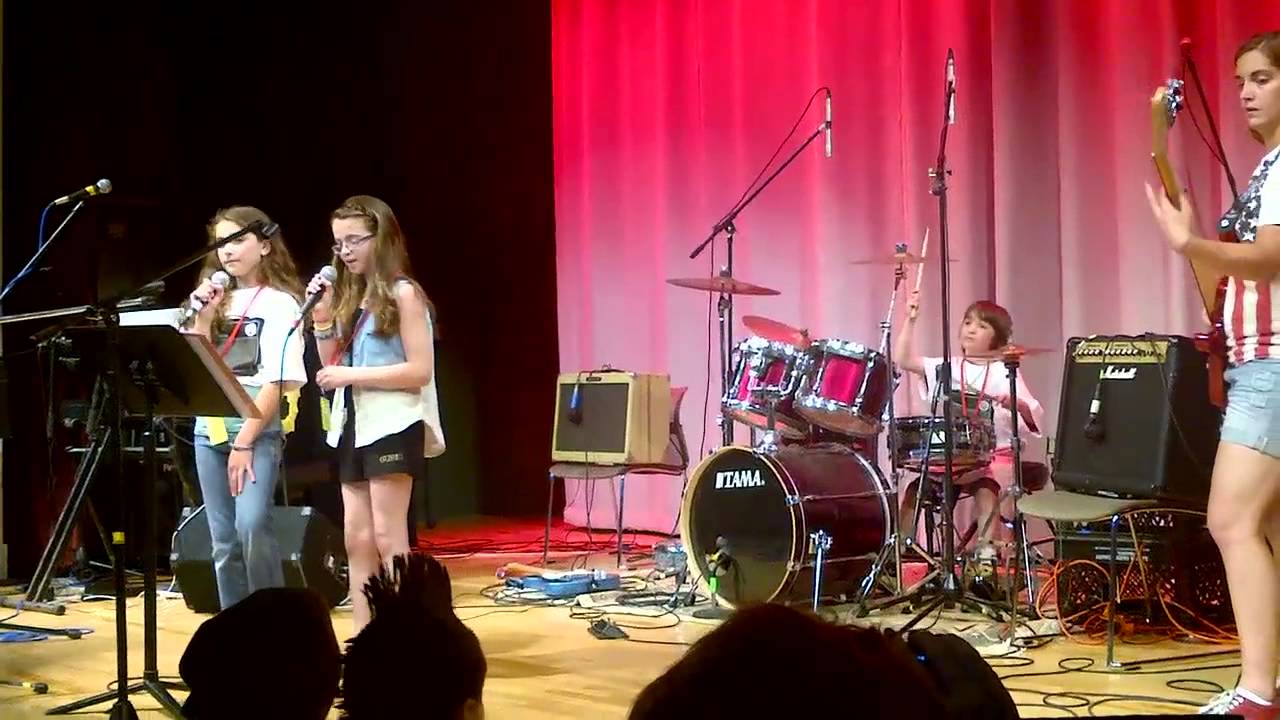 The Crazy Monkies (Henry Blackburn, Gia Bond, Ali Haber, Robin Kane, Alli Vega)