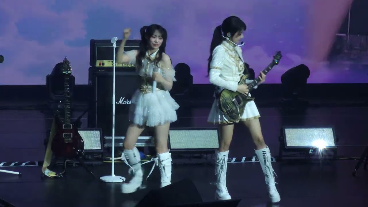 QWER 1ST WORLD TOUR ＜ROCKATION＞ in TAIPEI D2 0215