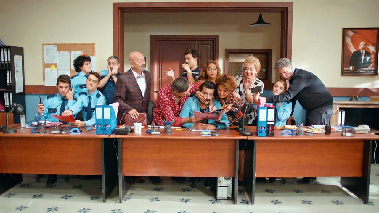 Hayati ve Diğerleri Fragmanı - Yakında