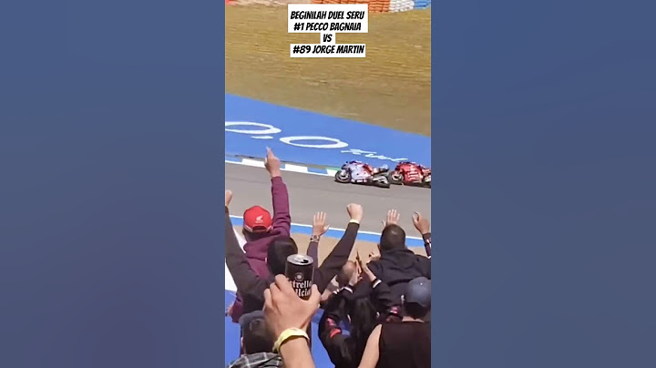 duel seru #1 Pecco Bagnaia vs #89 Jorge Martin dilihat dari tribun penonton #music
