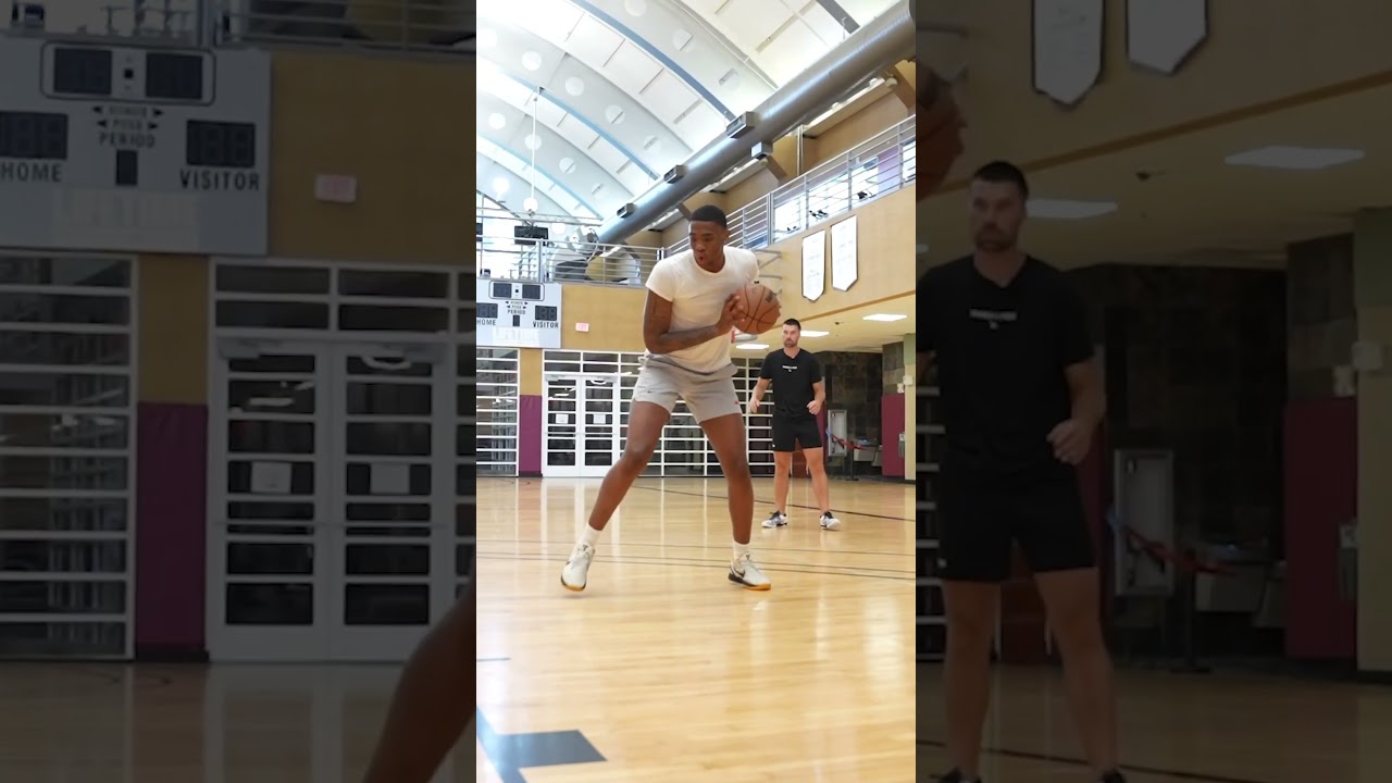 Face up reps with Kentucky Forward Brandon Garrison! 