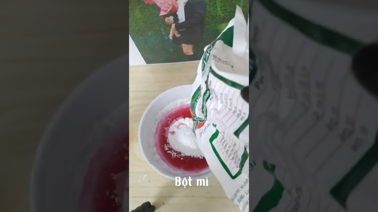 làm đất nặn cho con từ bột mì - youtube
