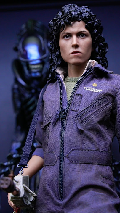 Review and photos of Ellen Ripley Alien sixth scale action figure