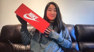 Nike Benassi Slides Unboxing & On Feet!  ( SO COMFY!!)