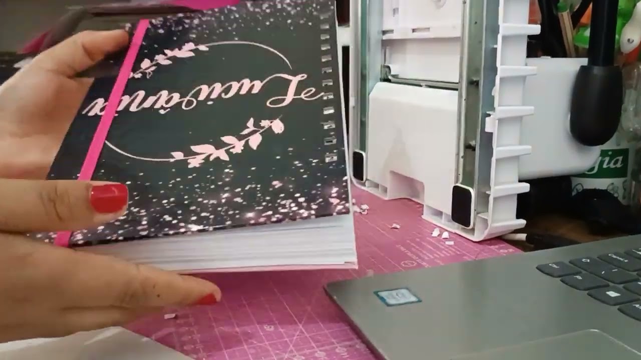 Um pouquinho da minha produção na encadernação artesanal 💜