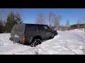 Jeep на зимнем бездорожье, балуется немного