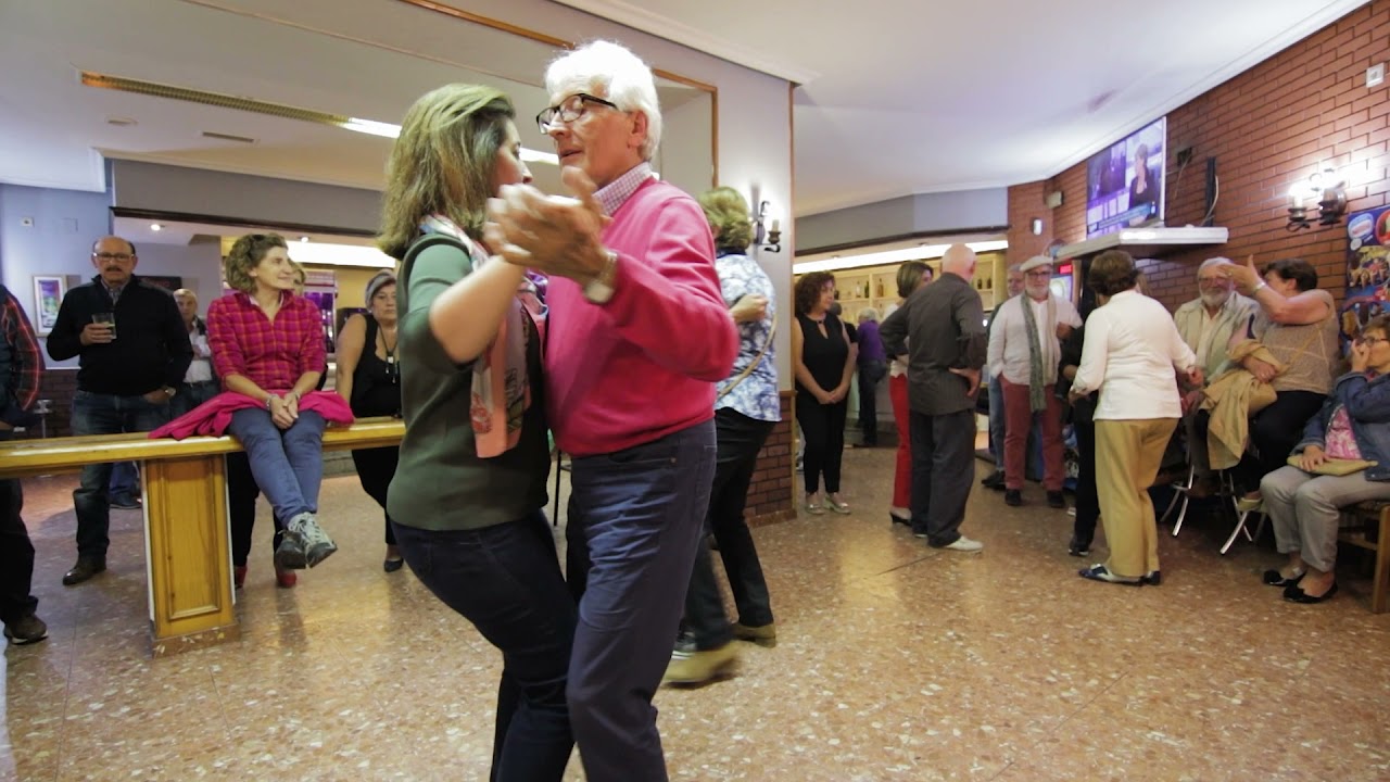 Baile en la cena. El Calechón - Huergas de Babia 07-07-2018