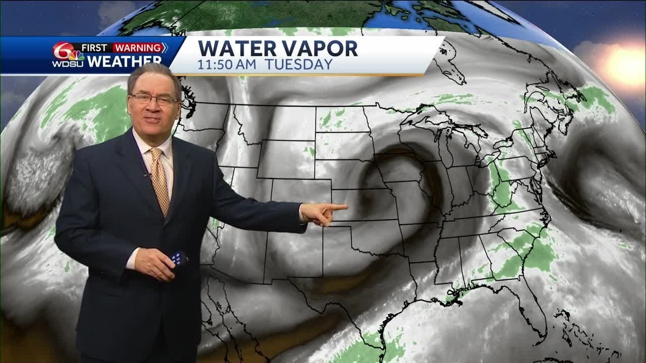 A strong cold front moves in Wednesday - YouTube
