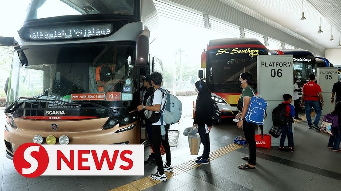 Raya bus tickets at TBS in high demand, East Coast routes sold out - YouTube