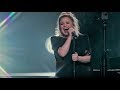 Kelly Clarkson Covers Dancing On My Own - Robyn / Calum Scott (Live)