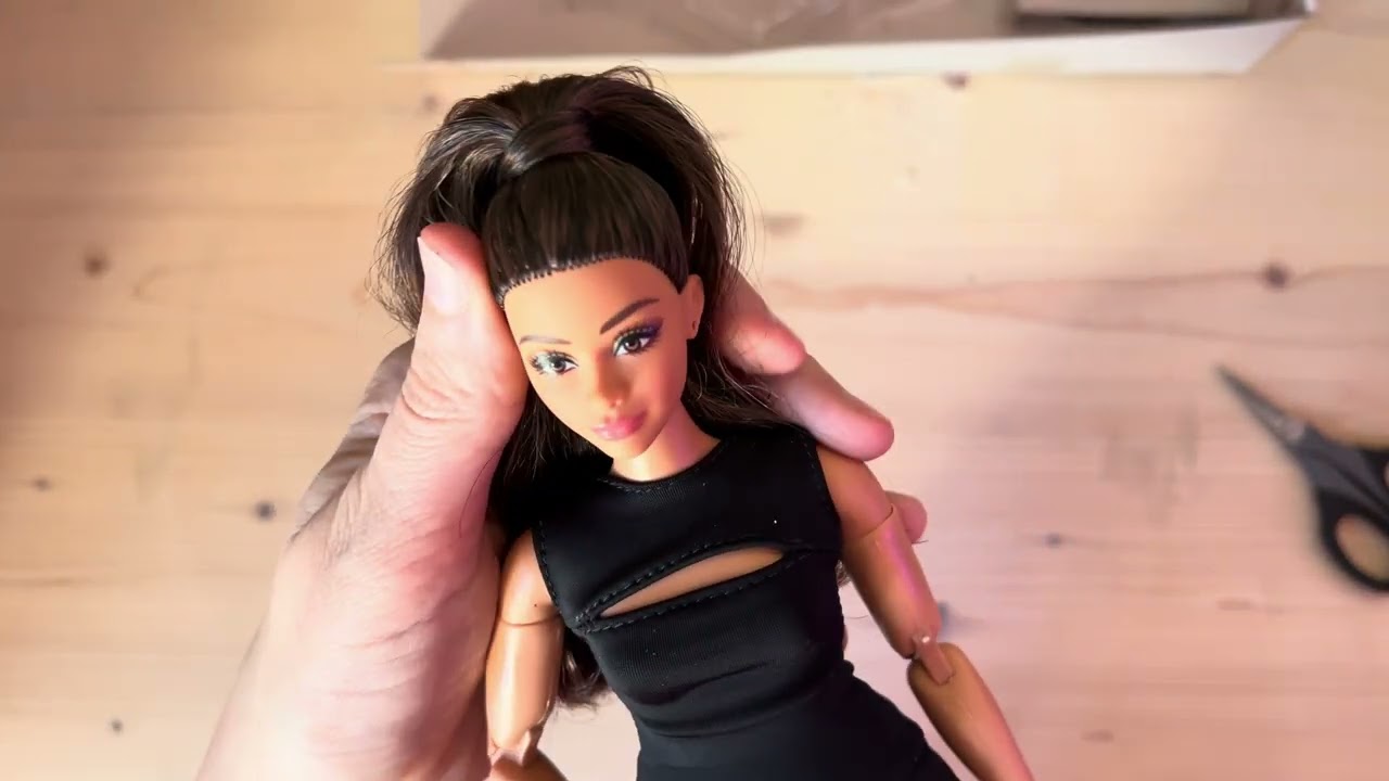 Распаковка куклы Barbie Basics 05 Хайди