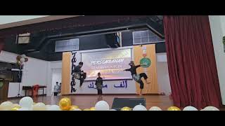 Persembahan Silat Santun Budi di Hari Anugerah Kecemerlangan & Graduasi Tahun 6 2025 SRITI Labuan