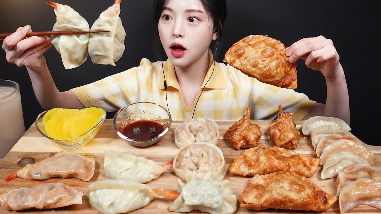 ⁣SUB)만두 한판 먹방!🥟 매운김치만두 튀김만두 새우만두 고기왕만두까지 여러가지 만두 리얼사운드 Kimchi Mandu Dumplings Mukbang Asmr