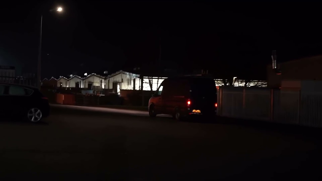 When 4 Idiots eat in a van with a reckless driver - YouTube