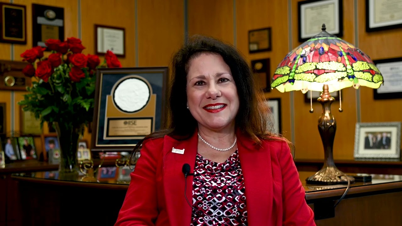 University of Arkansas College of Engineering Dean Receives Gilbreth Award