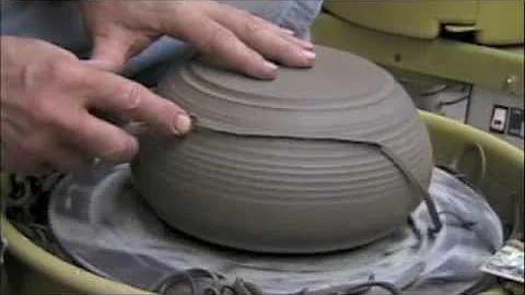 Jerry Marshall - Throwing and Trimming a Lidded Ca...