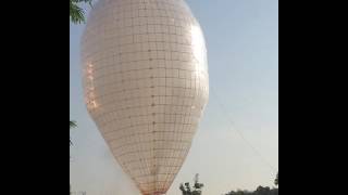 Download Wow !!! Balon raksasa ini tingginya 50 meter Wow !!! Balon raksasa ini tingginya 50 meter