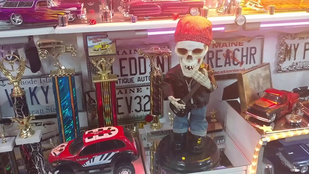 J o e s retro 50s garage under construction