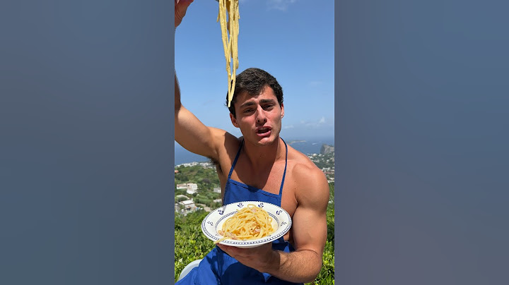 MAKING CARBONARA IN ITALY 🇮🇹