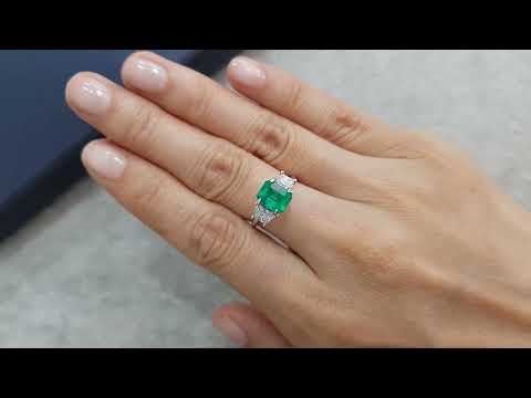 Colombian Emerald Vivid Green 1.32 ct Video  № 1