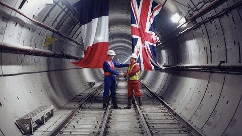 EUROSTAR🚇🚄 | How does the Eurotunnel (Channel Tunnel) work? | How It Works?💡