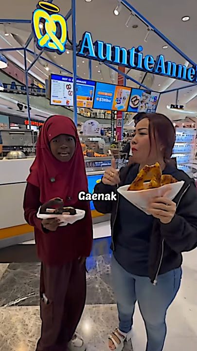 parah banget lilis ngebuang makanan kue pita di depan toko nya langsung 😠🥨 #lilis #shorts #mamiayu