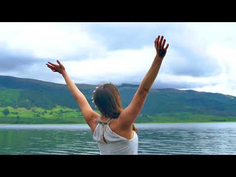 Daniela Galeano - Tus Maravillas (Pista)