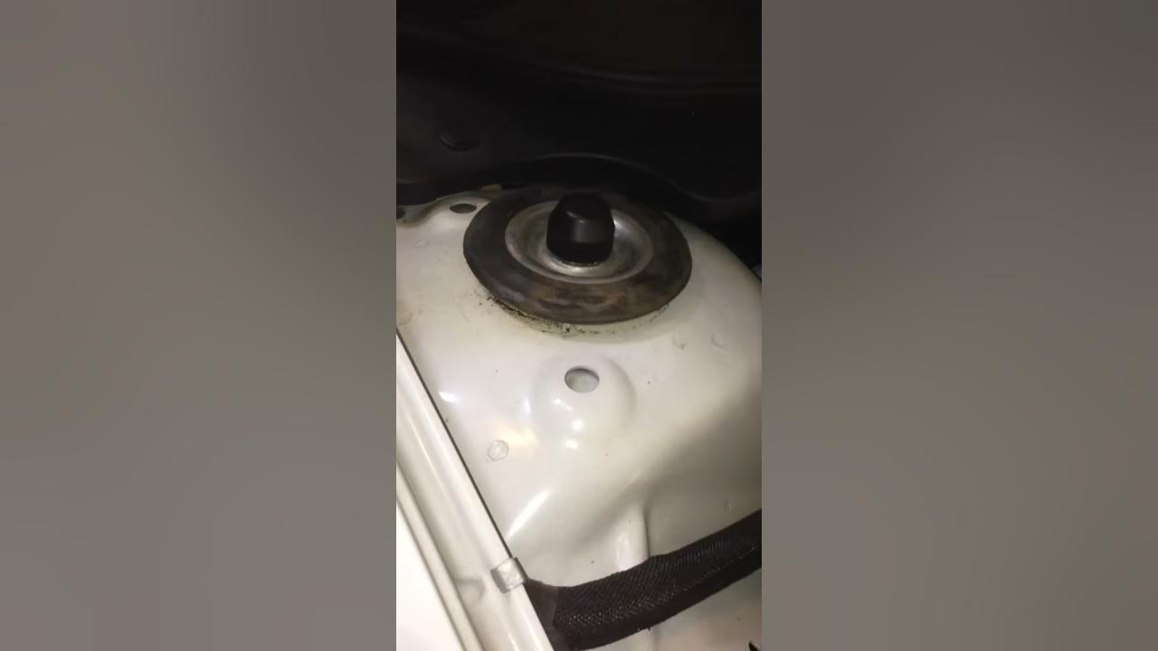 Pontiac G8 strut movement YouTube