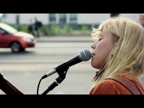 Alice Phoebe Lou - Castles Made Of Sand - Jimi Hendrix (Cover)