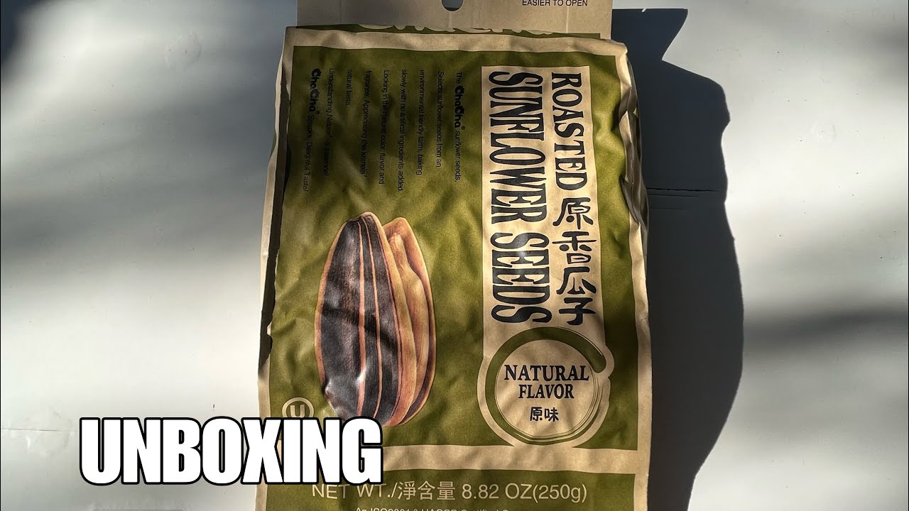 Unboxing Chinese Snack - Cha Cha Roasted Sunflower Seeds - Natural Flavor 🇺🇸 在美國開箱洽洽食品原香瓜子