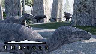 RAPTORS VS T.REX - THE BATTLE BEGINS!!! - The Isle