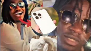 Wally Seck fait impressionner par wally 2 Bambeye et lui offre un iPhone 14 et un mouton si tabaski