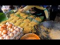 통큰 할머니 스킬! 에그 스크램블, 계란 후라이 볶음면, 인도네시아 길거리음식 - Great grandma skills! Scrambled, fried egg noodles