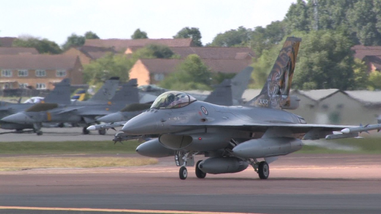 Fairford Airshow Arrivals 2014 With Radio Part2 AIRSHOW WORLD YouTube