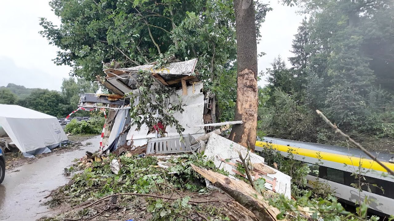 612er Neigezug - Nach der Zugentgleisung im Raum Riedlingen im Tal der Oberen Donau