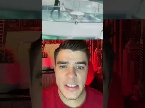 Женщина Упала В Аквариум К Акулам И Вас Шокирует Конец Видео😱 #история #shorts