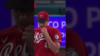 Bohm homers 🦒..Phillies are 15-4 under Don Mattingly #MLB#Phillies