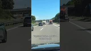 Volgafstand houden — gebruik de 2-secondenregel.