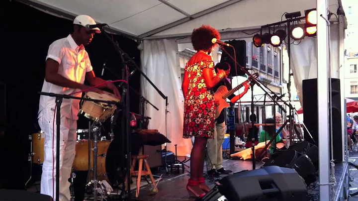 Ivonne Gonzalez & Crew singing Cuba on stage @ OPE...