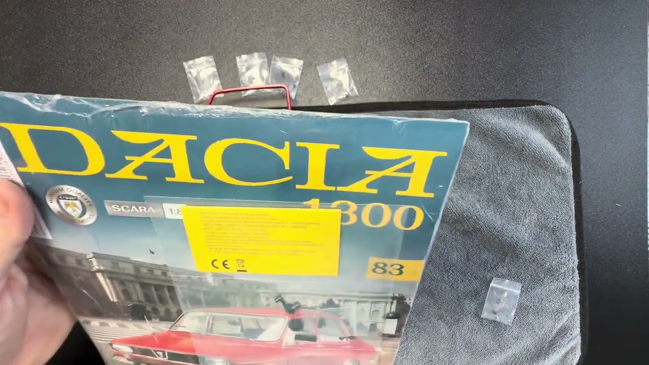 Asamblare DACIA 1300. Scara 1/8. ( Usa stanga spate)