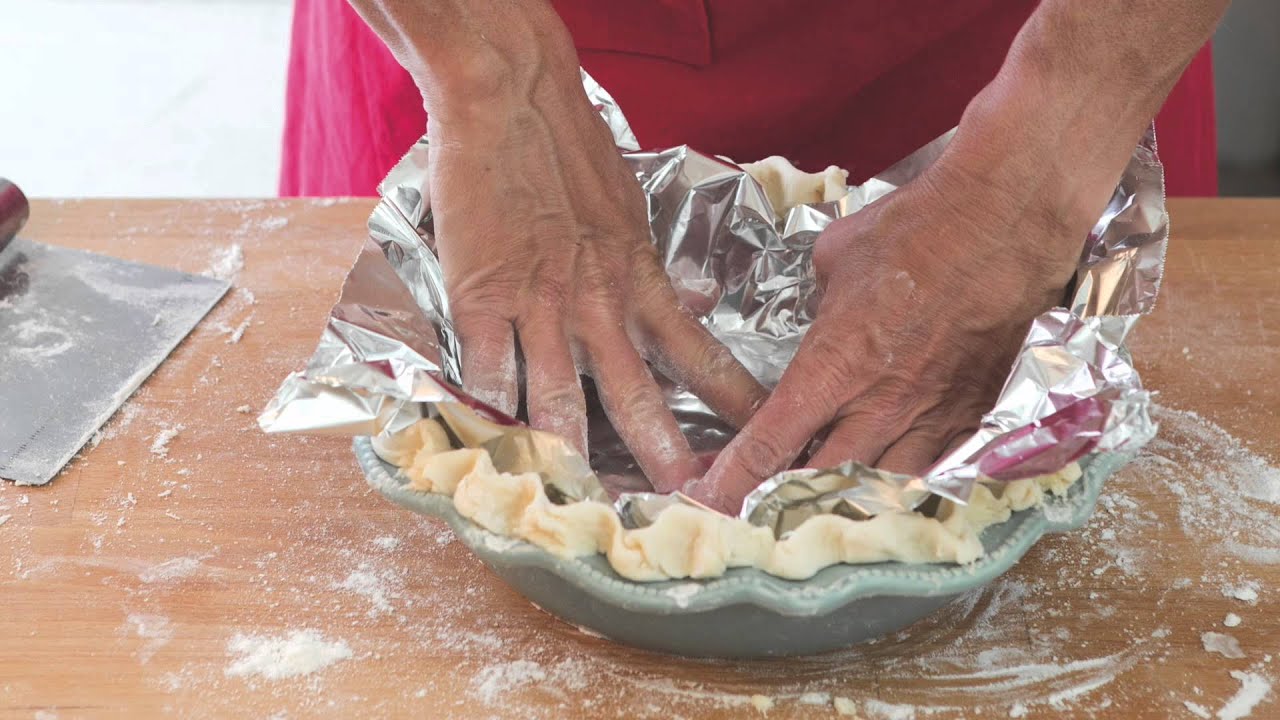 How to Bake a Buttery Good Homemade Apple Pie by Ms. American ...