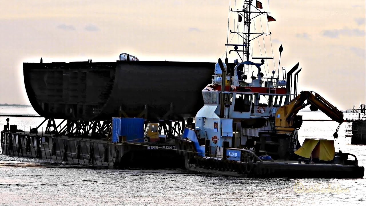 Einlauf BauModul für Kreuzfahrer DISNEY WISH & Schlepper Meyerwerft Emden tugs & cruiseliner section