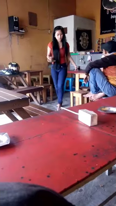 Viral cewek warung kopi bohay enak di pandang