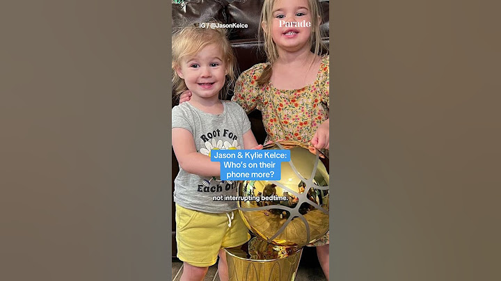 Kylie and Jason Kelce: Who's On Their Phone More? #kyliekelce #jasonkelce