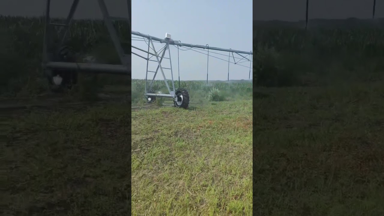 How the center pivot irrigation system work?